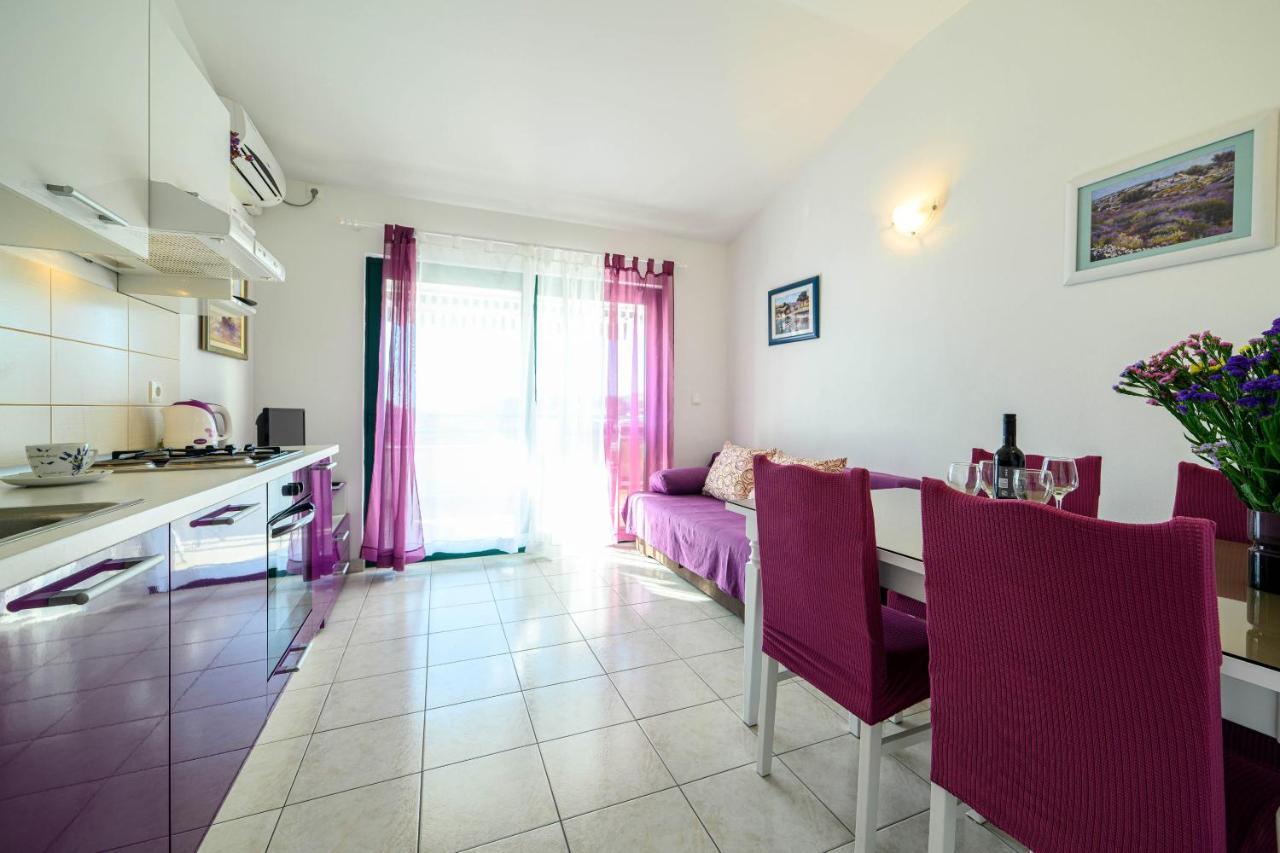 Apartments Vala Zaboric - With Boat Mooring Ngoại thất bức ảnh