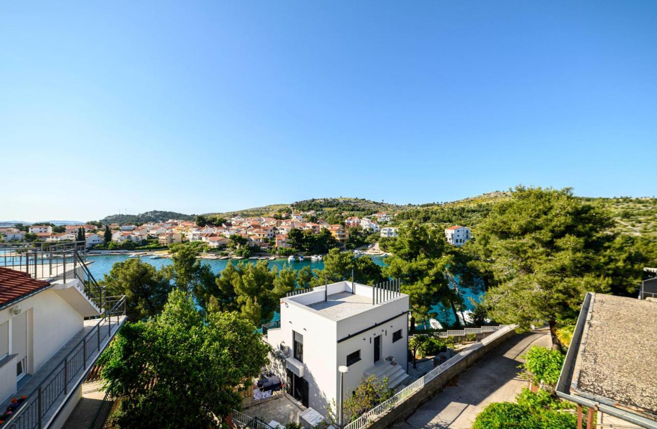 Apartments Vala Zaboric - With Boat Mooring Ngoại thất bức ảnh