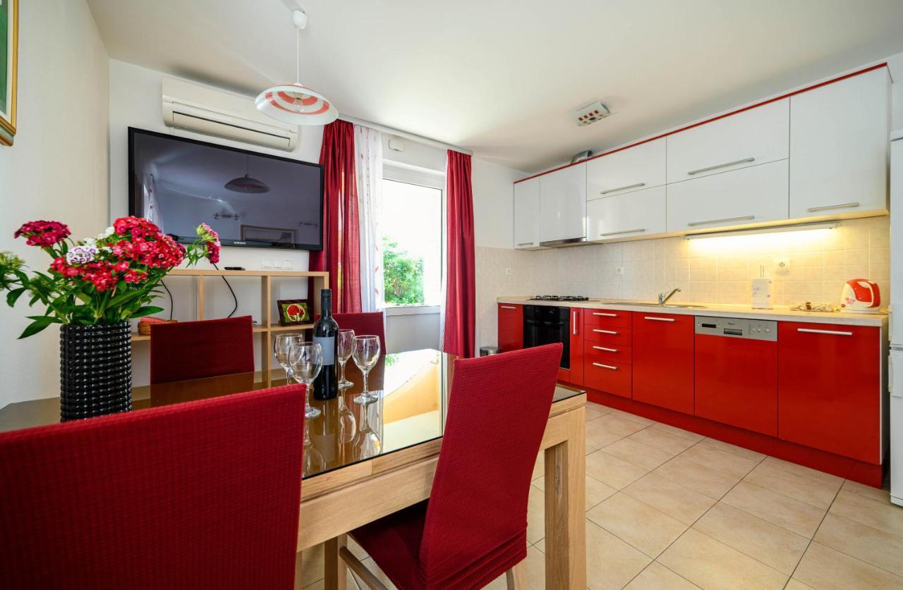 Apartments Vala Zaboric - With Boat Mooring Ngoại thất bức ảnh
