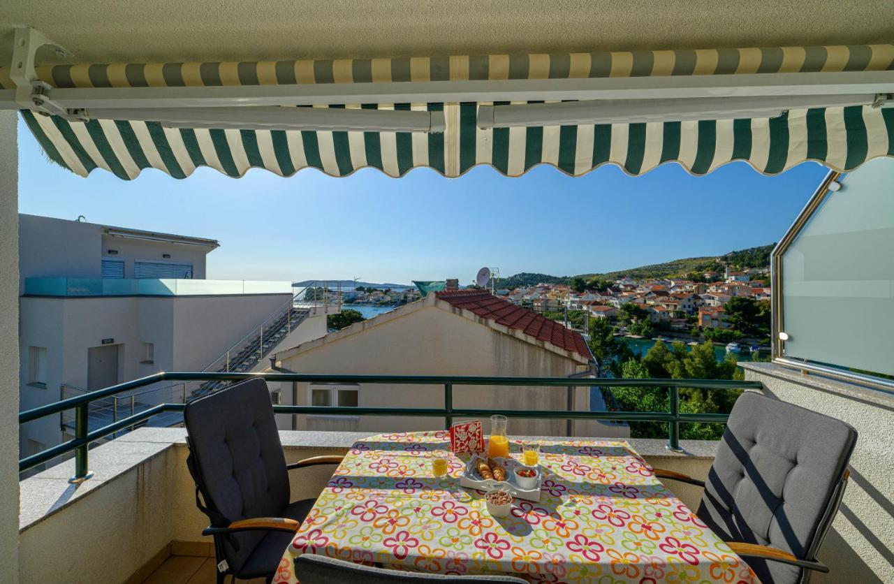 Apartments Vala Zaboric - With Boat Mooring Ngoại thất bức ảnh