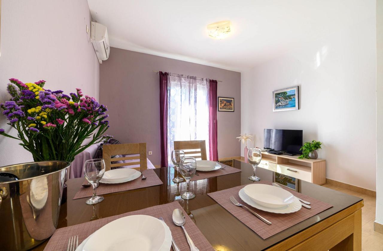 Apartments Vala Zaboric - With Boat Mooring Ngoại thất bức ảnh