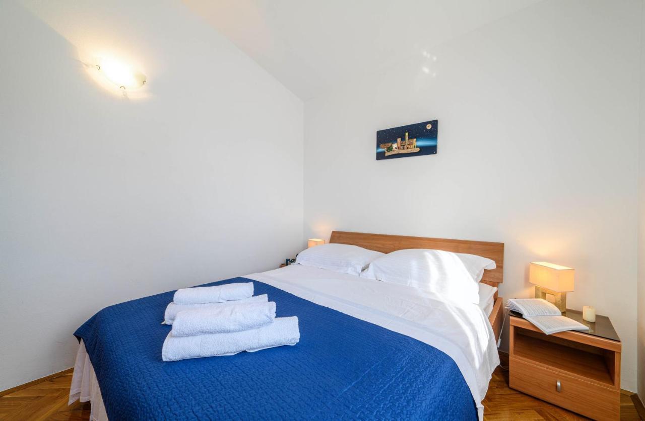 Apartments Vala Zaboric - With Boat Mooring Ngoại thất bức ảnh