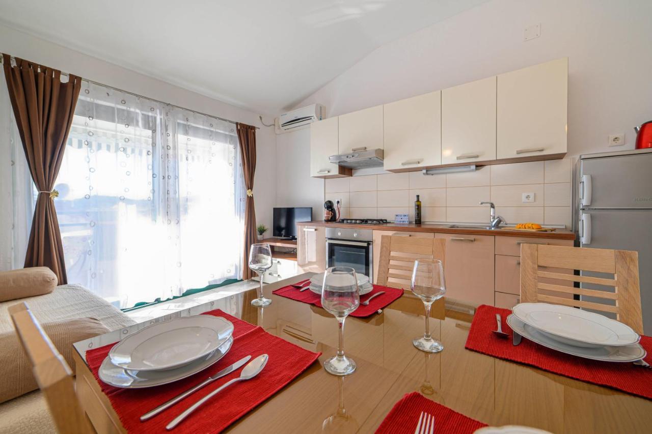 Apartments Vala Zaboric - With Boat Mooring Ngoại thất bức ảnh
