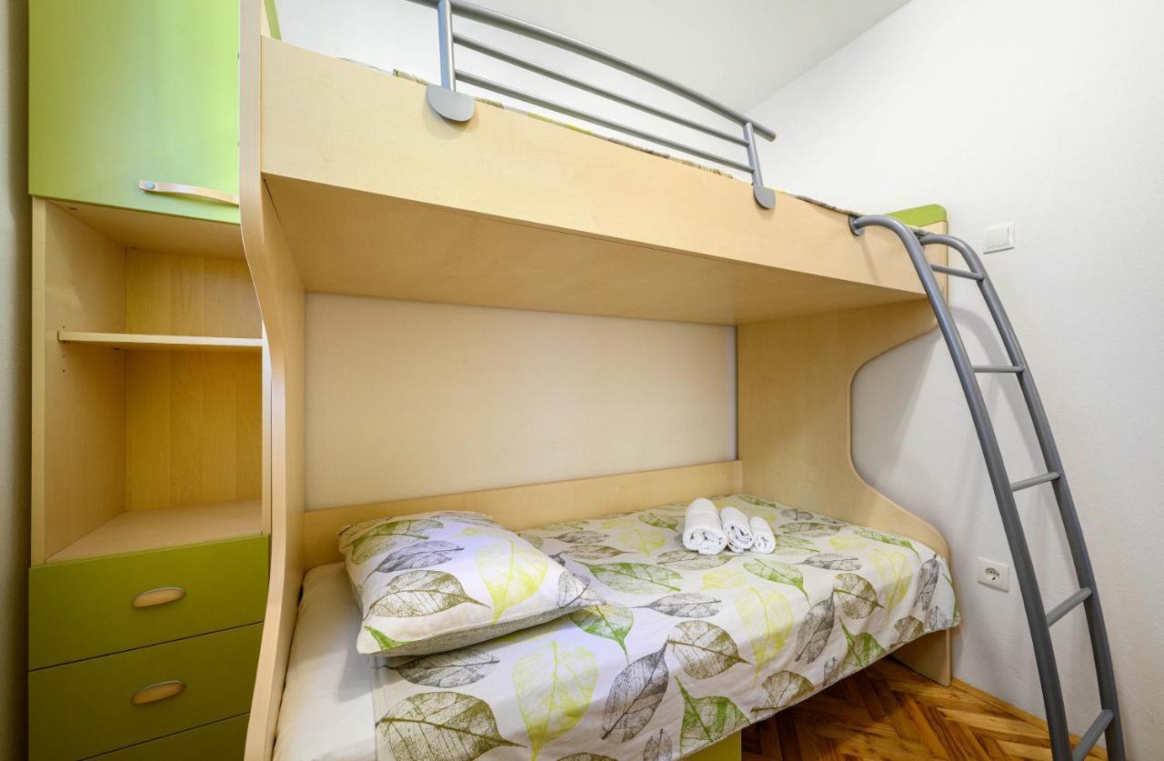 Apartments Vala Zaboric - With Boat Mooring Ngoại thất bức ảnh