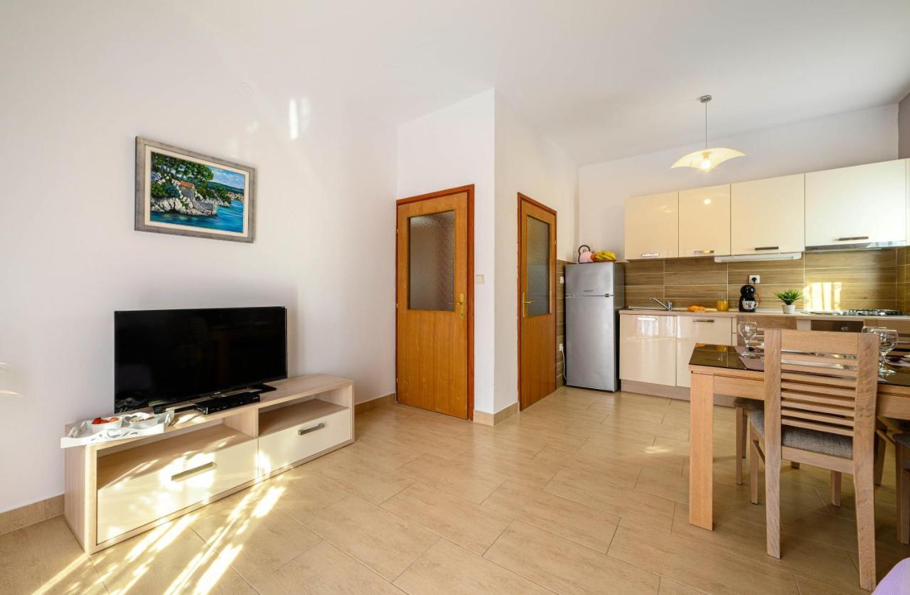 Apartments Vala Zaboric - With Boat Mooring Ngoại thất bức ảnh