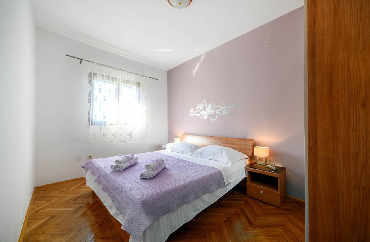 Apartments Vala Zaboric - With Boat Mooring Ngoại thất bức ảnh